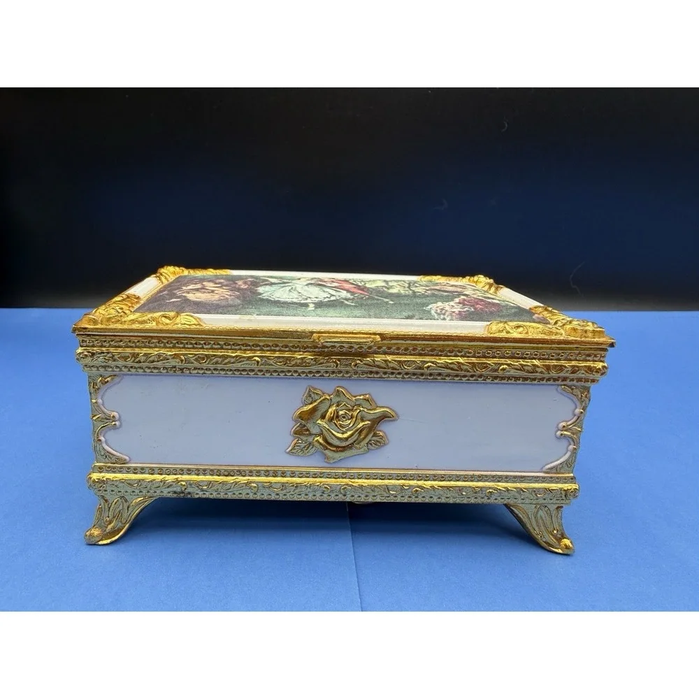 Vintage White & Gold Color Hinged Music Box Dancing Fabric Padded Lid From Japan